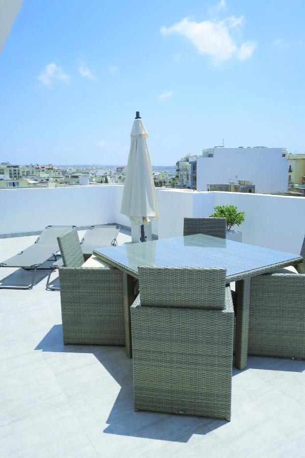 Stunning Penthouse Roof Terrace & Communal Swimming Pool Apartment St. Paul's Bay Exterior photo